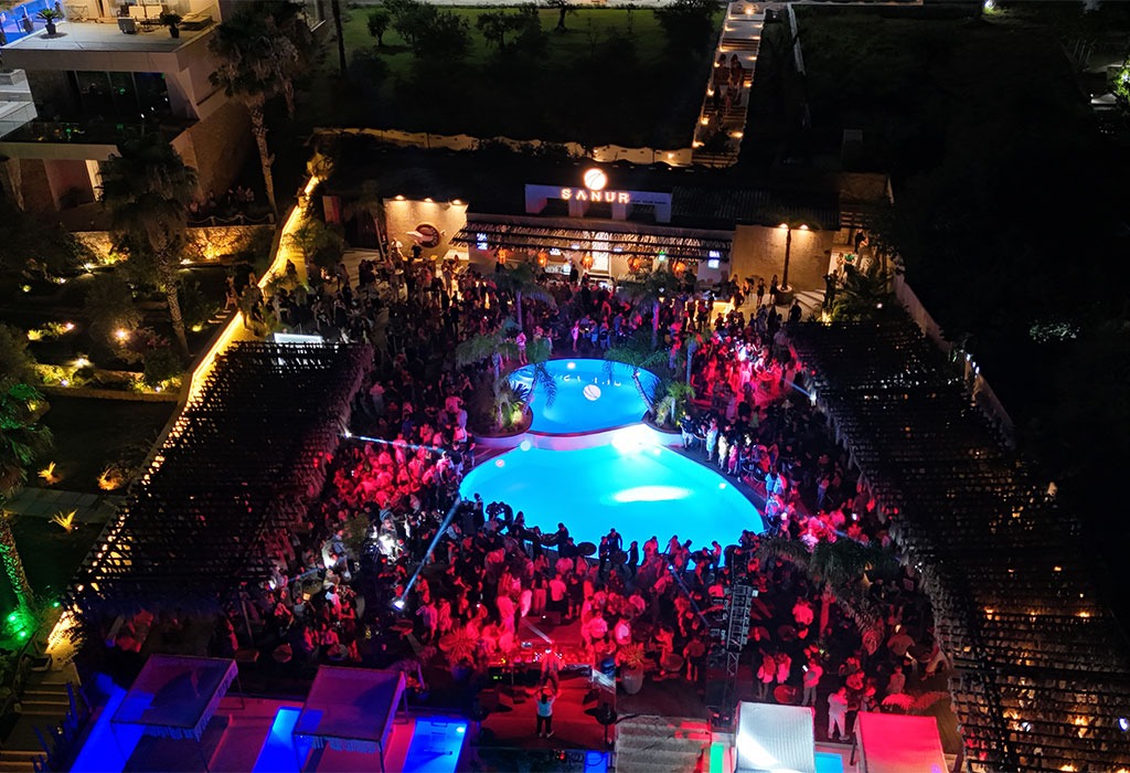 Sanur beach club party in Dhërmi